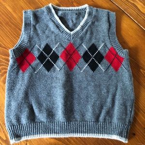 6/$25 2T boys sweater vest
